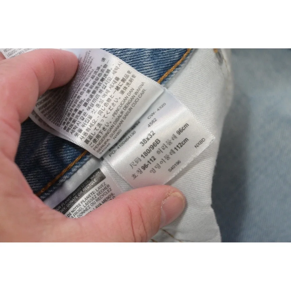Levi's 550 Jeans Mens 38x32 Light Blue Relaxed Straight Leg Denim Excellent